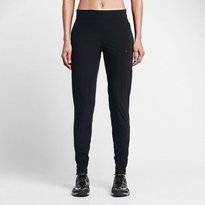 Nike Bliss Training Pant Skinny Jogger in Black Size Small